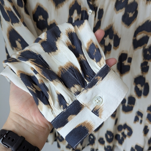 Crepe Weave Animal Print Long Sleeve Blouse Cream with Black/Tan Print - Size M - Picture 3 of 8